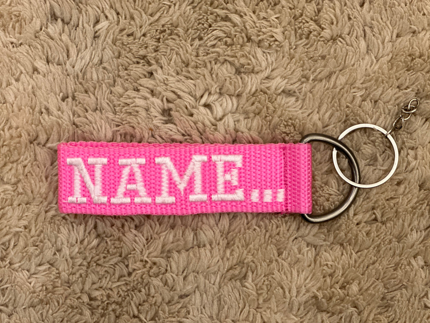 KEYCHAIN PINK 2