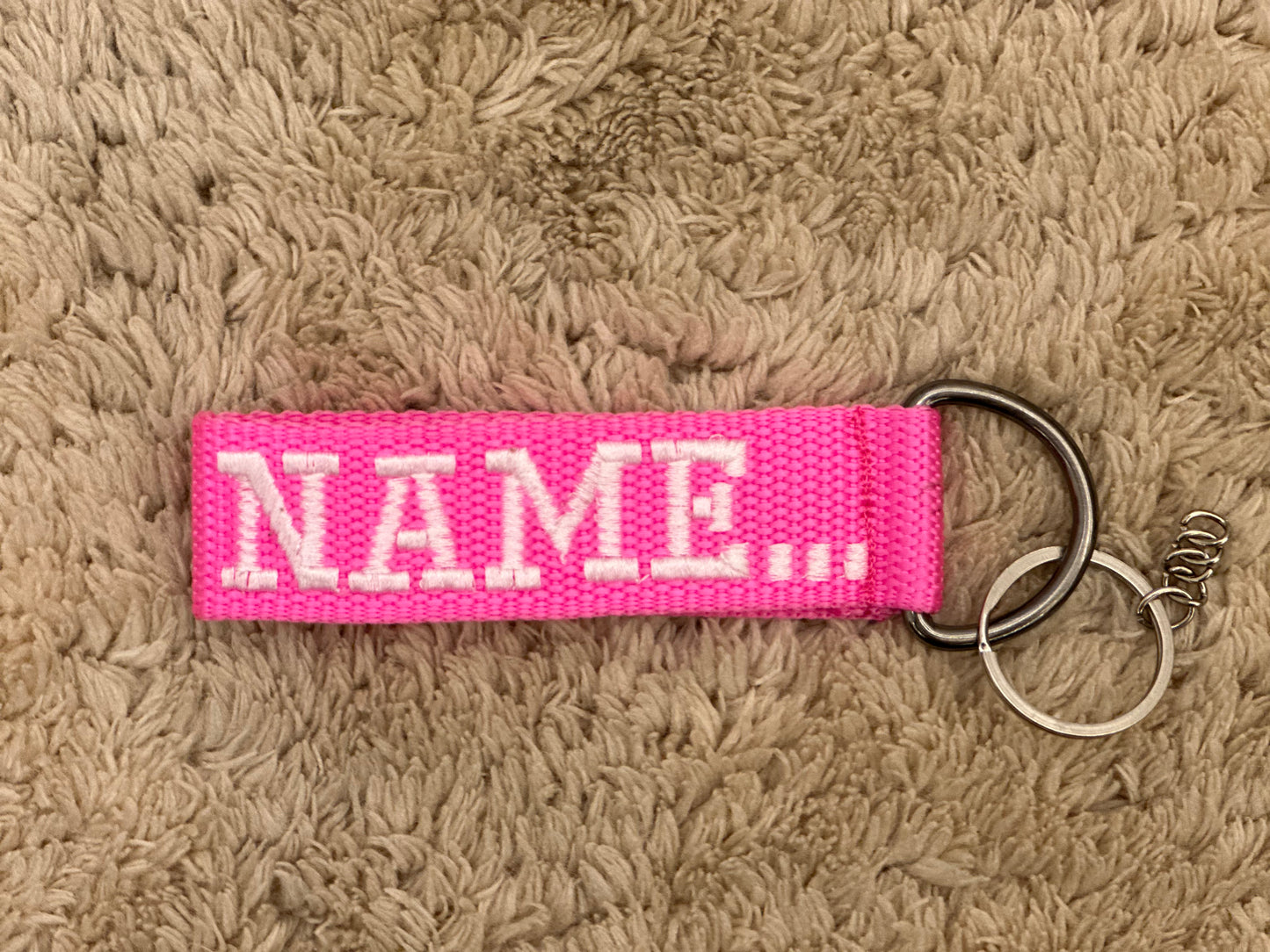 KEYCHAIN PINK 3